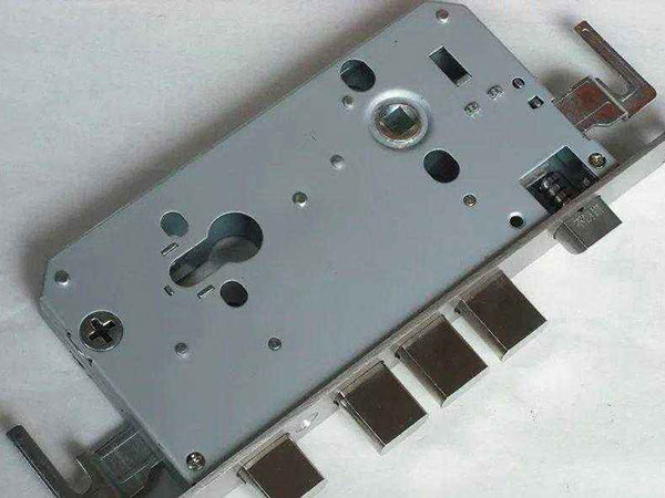 八步24小时上门开锁公司